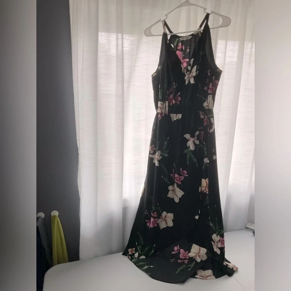 Women’s medium‎ dress, halter style.